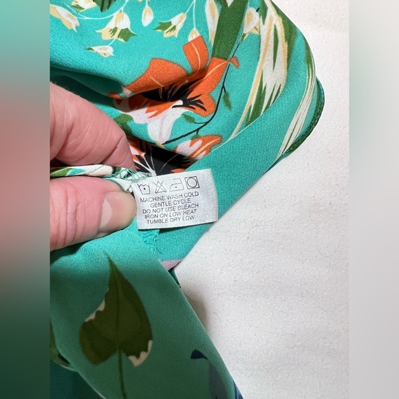 VIOLET & CLAIRE Teal floral sleeveless blouse size M. - Picture 9 of 11